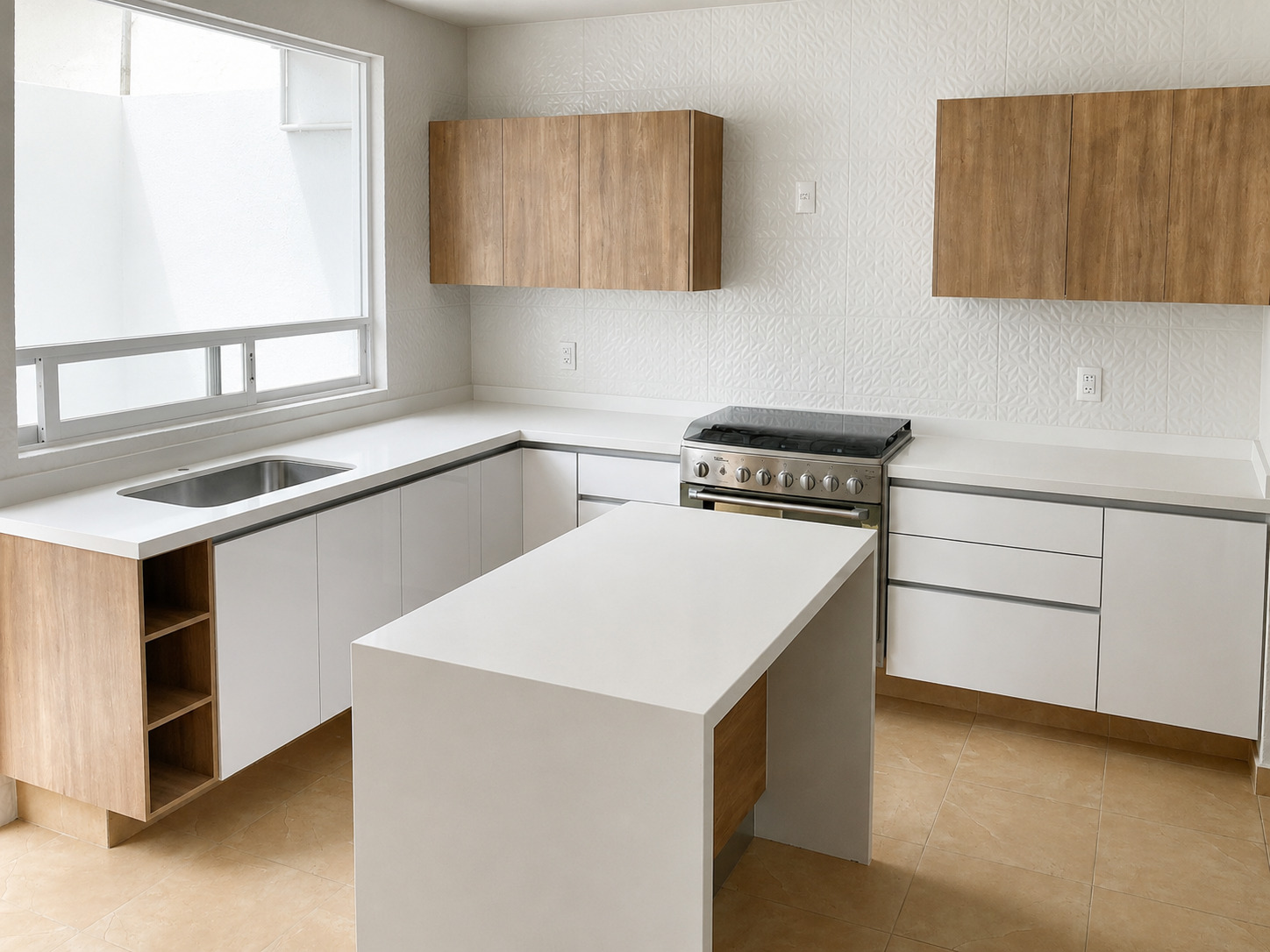Cocina blanca con isla y alacenas de madera
