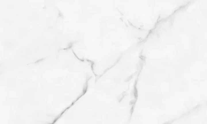 Dekton Kairos acabado mate, blanco con veteado gris fino