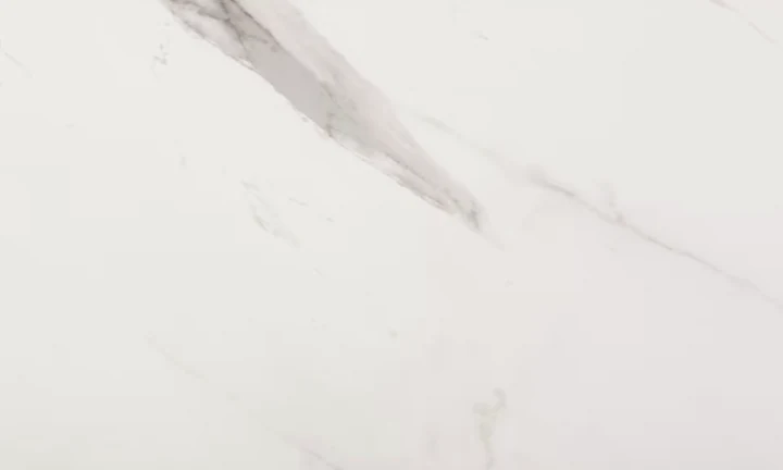 Dekton Olimpo acabado pulido, blanco cálido liso
